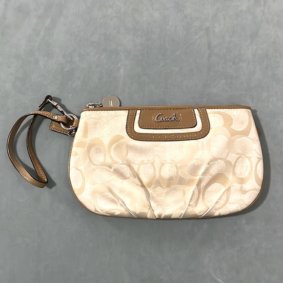 Spring Cleaning Find: Pristine Coach Wristlet in Beige - Picture 1 of 7